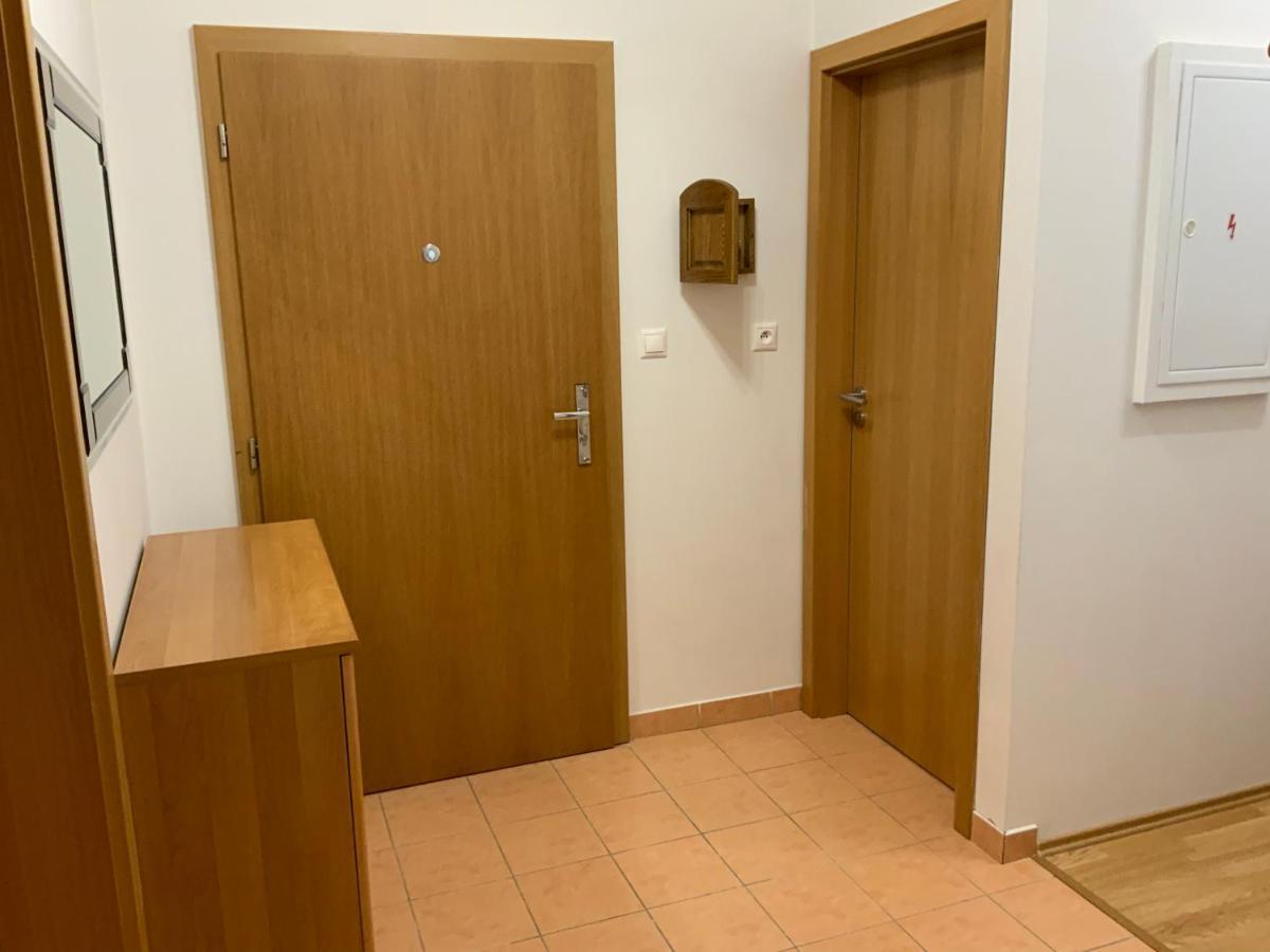 Apartman Na Vyhlidce Apartment การ์โลวีวารี ภายนอก รูปภาพ