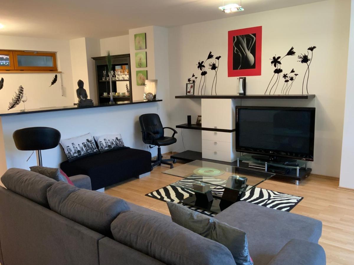 Apartman Na Vyhlidce Apartment การ์โลวีวารี ภายนอก รูปภาพ